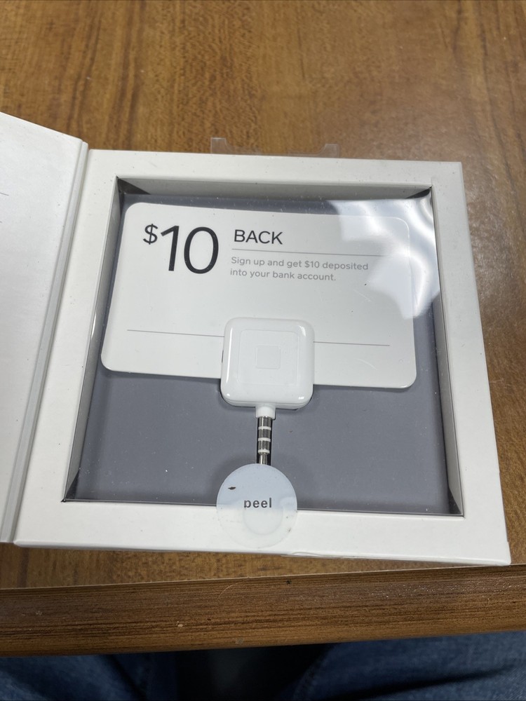 Square Credit Debit Card Reader Charge Mag Stripe Apple & Android Compatible NEW