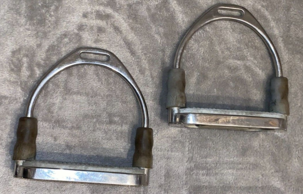 4 1/2'' STATE LINE TACK FLEX STIRRUP ENGLISH IRONS