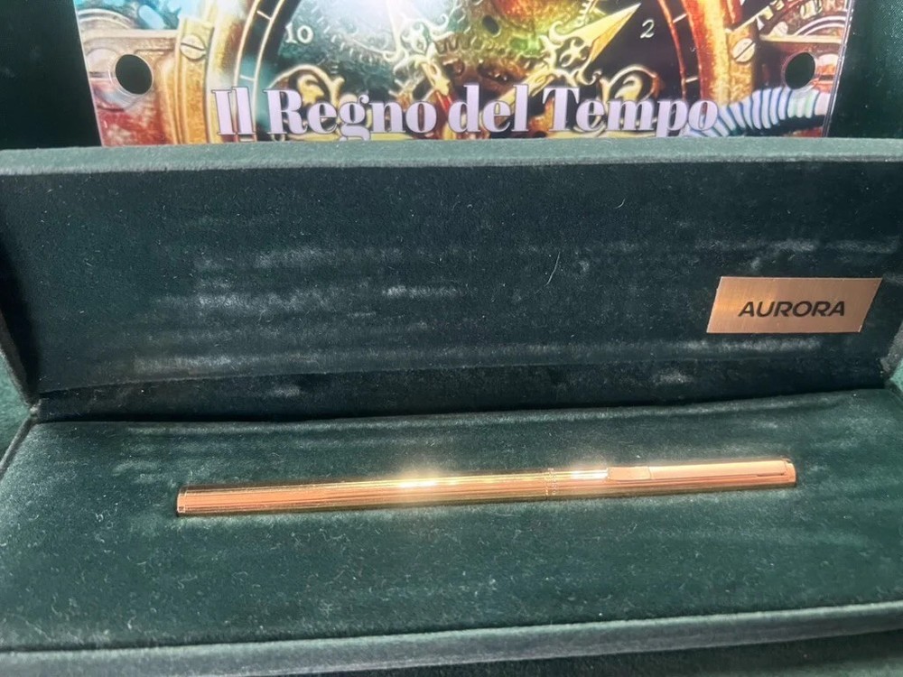 Aurora Retractable Ballpoint Pen Writes Like NOS A