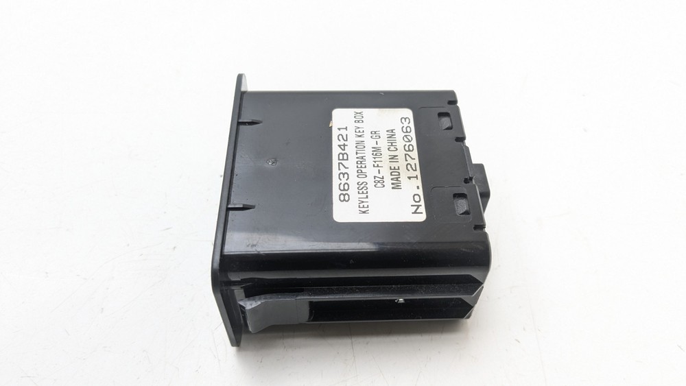 MITSUBISHI OUTLANDER MK3 IGNITION KEY READER 8637B421 2016
