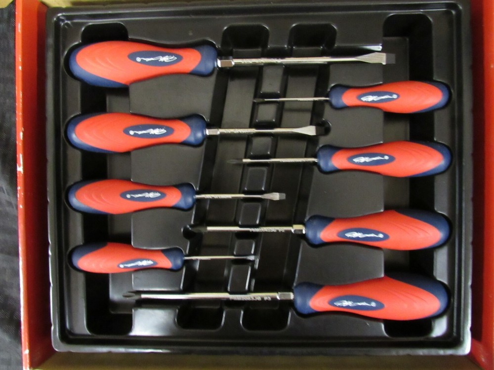 Mac Tools 2008 8-Red Screwdriver Set from Jeff Gordon Collection, P#SDBM8JG