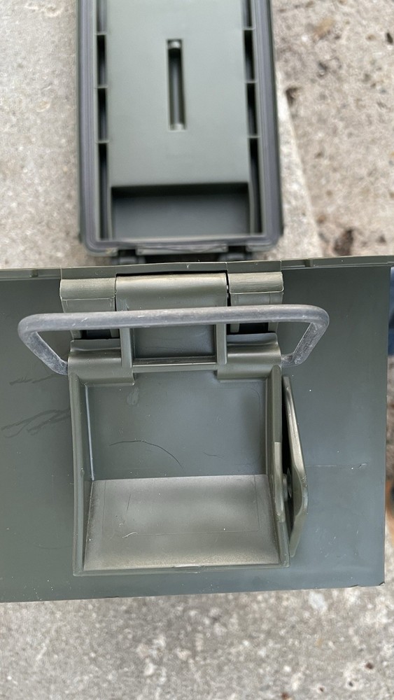 Action Field/Utility Box Excellent ￼