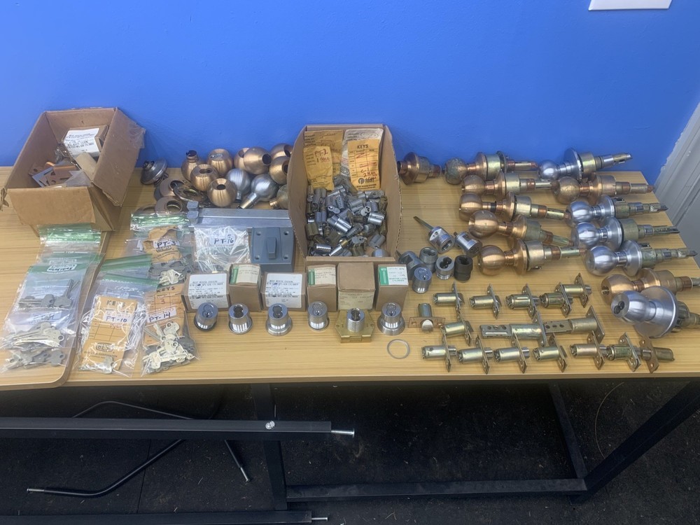 Lot of Best Access Systems SFIC Locks, Knobs, Keys, Parts