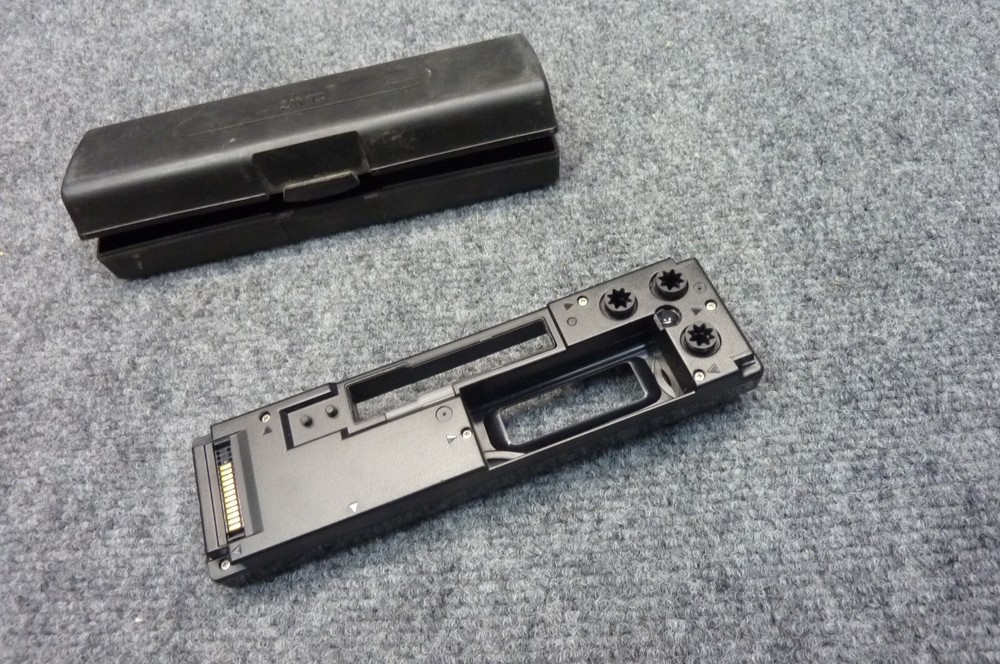 JVC KS-RT50 car deck faceplate with case