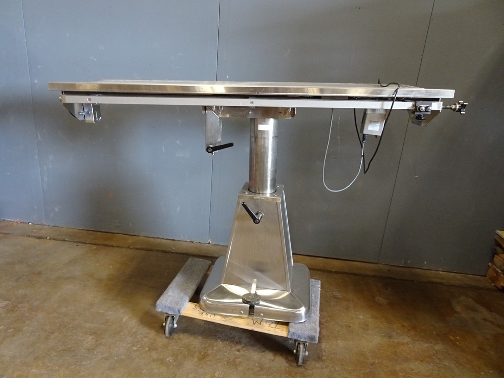 Shore-Line V-Top Heated Adjustable Hydraulic Veterinary Surgery Table