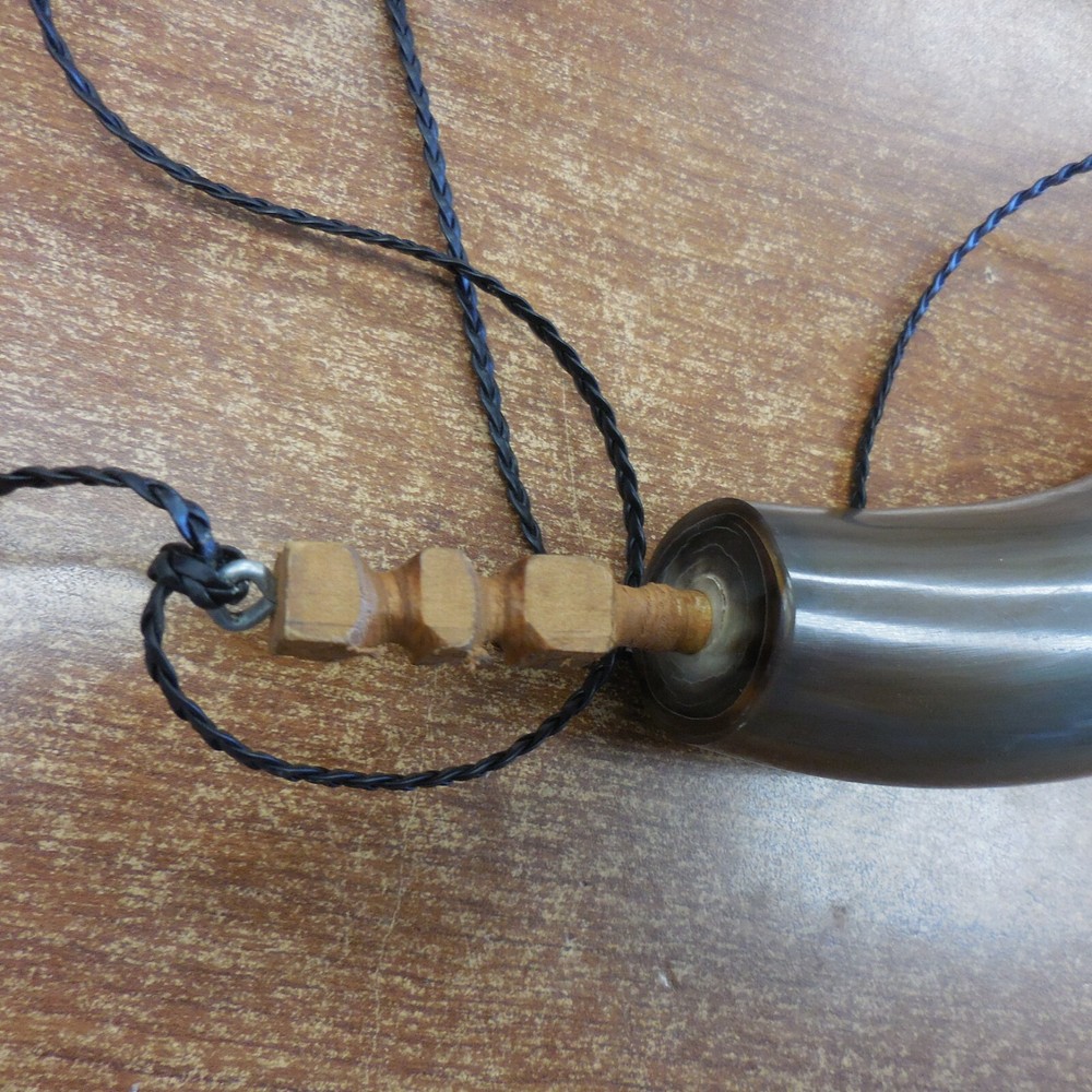 COWHORN POWDER HORN