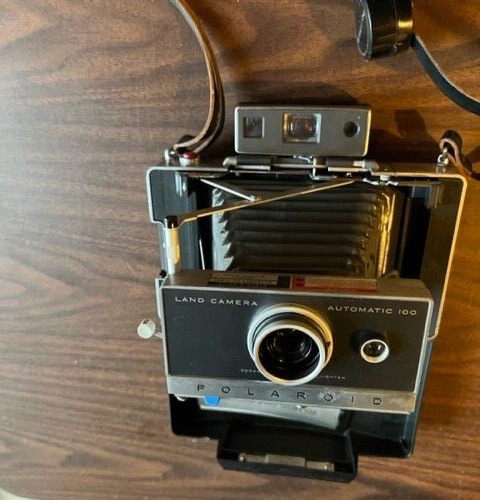 Polaroid Land Camera Automatic 100 - Vintage w/Original Case, Flash, Bulbs, Plus