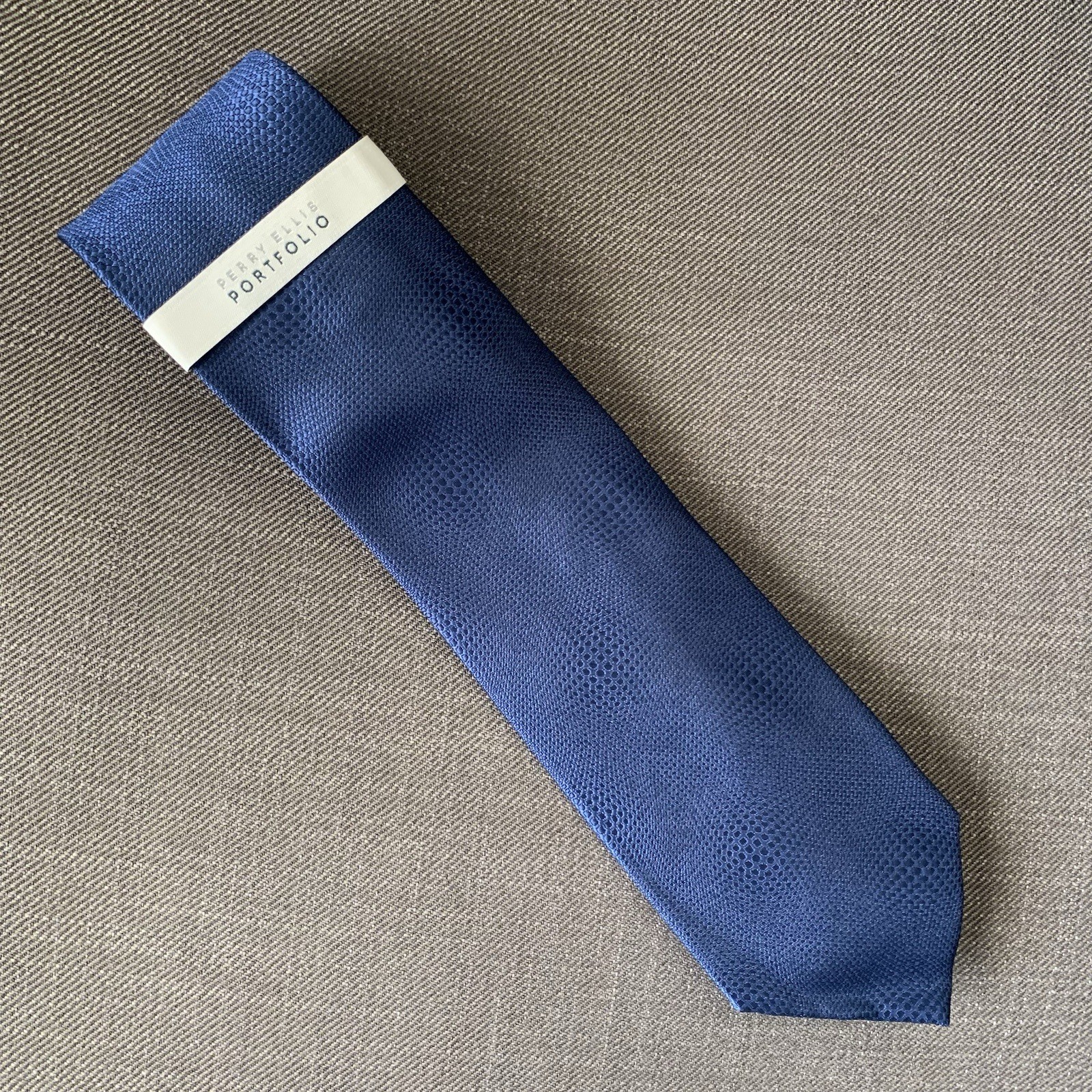 Perry Ellis Men's Neck Tie Navy Blue Barden Solid Geo MSRP $55