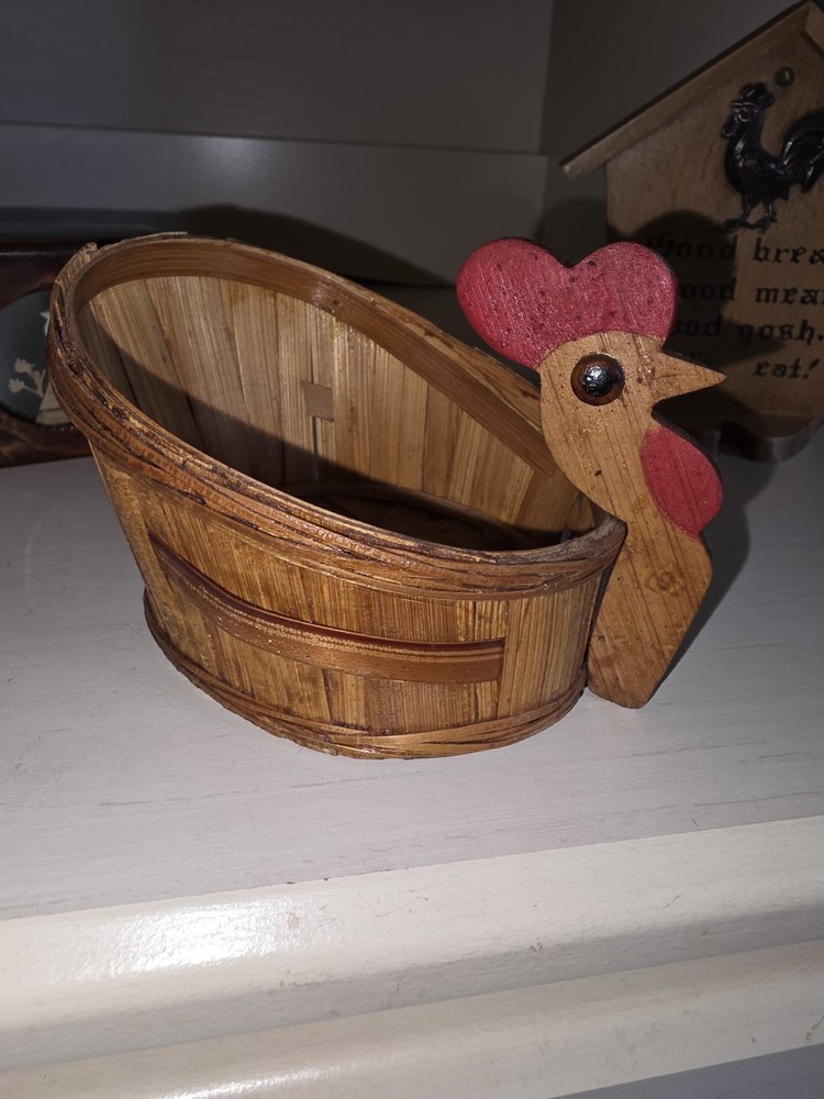 FIVE Piece Chicken / Rooster Decor