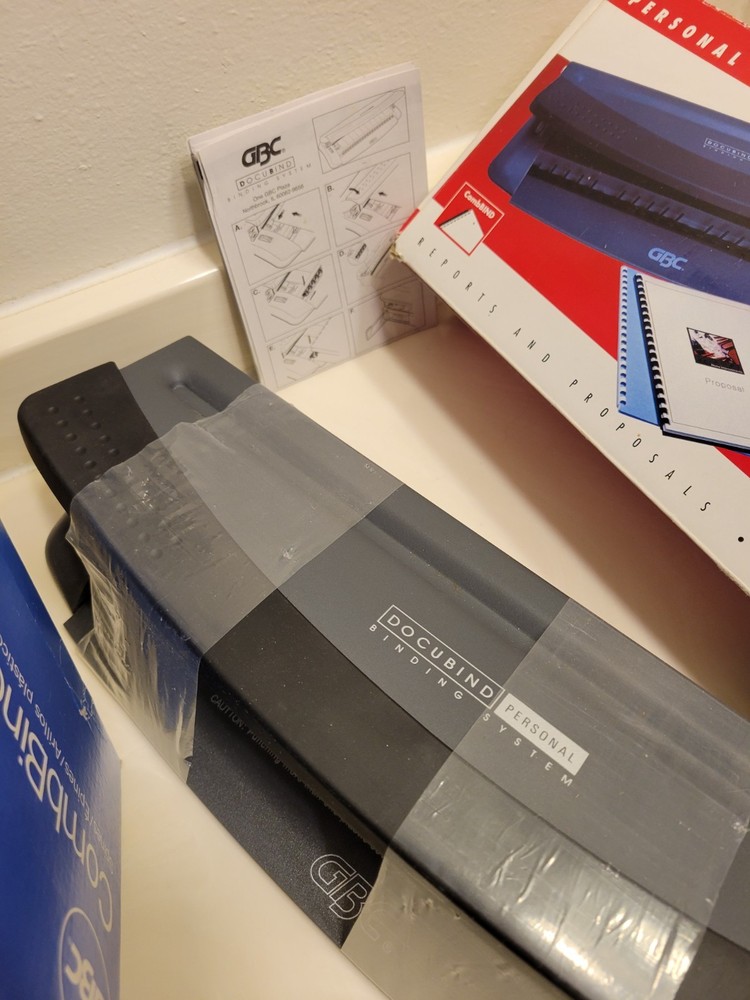 GBC DOCUBIND PERSONAL PRESENTATION BINDING SYSTEM w/ PARTIAL BOX OF SPINES