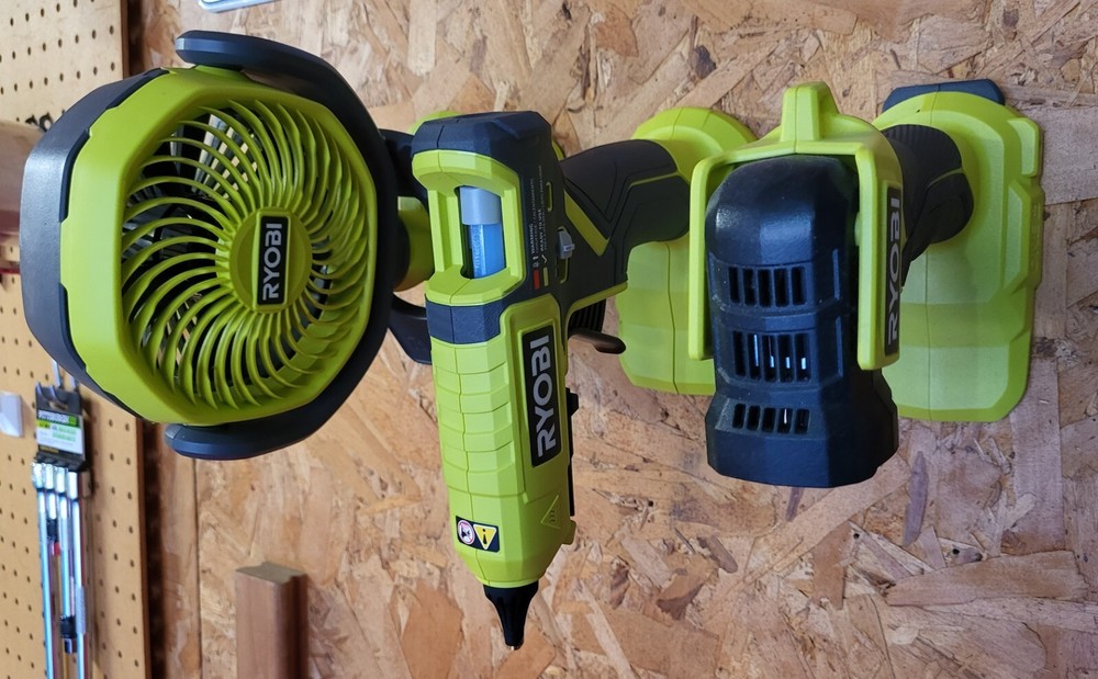 Ryobi ONE+ 18V Tool Hanger / Wall Mount - 3D Printed