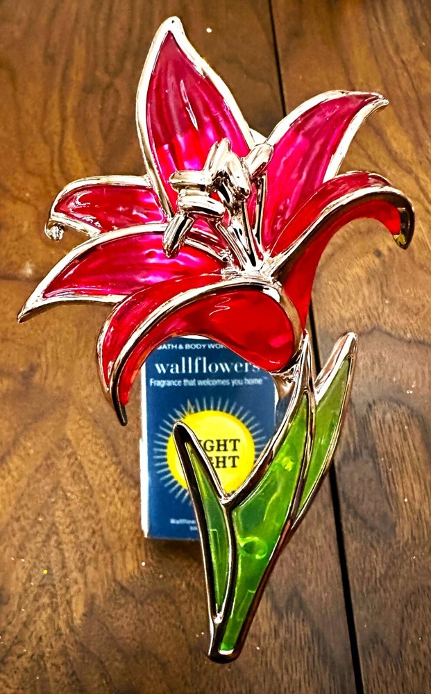 Bath and Body Works Wallflowers Plug In Diffuser Spring Summer Themed New