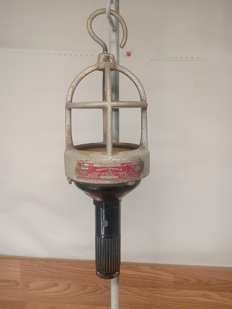 Crouse Hinds EVH106 Explosion Proof Hand Light  Model 70