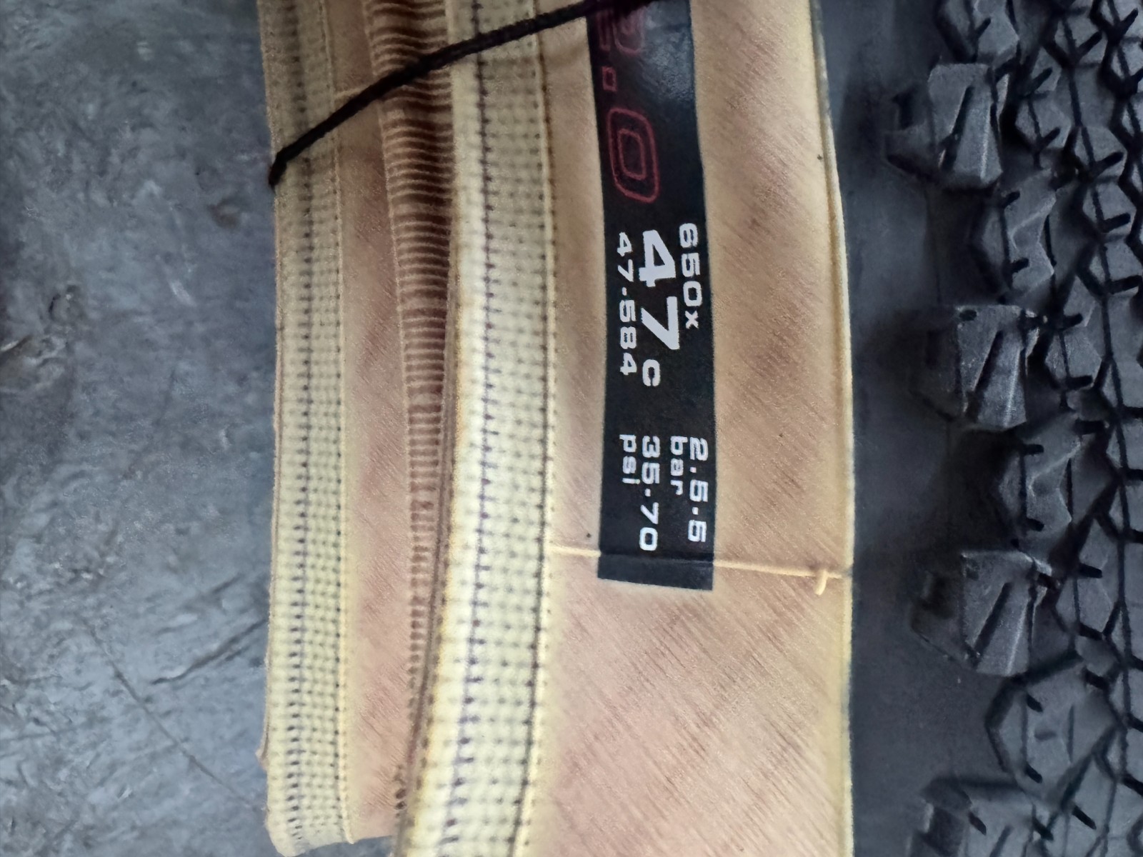 Vittoria Terreno Dry Tubeless Ready Gravel Tire 650Bx47c Set of 2 – Black / Tan