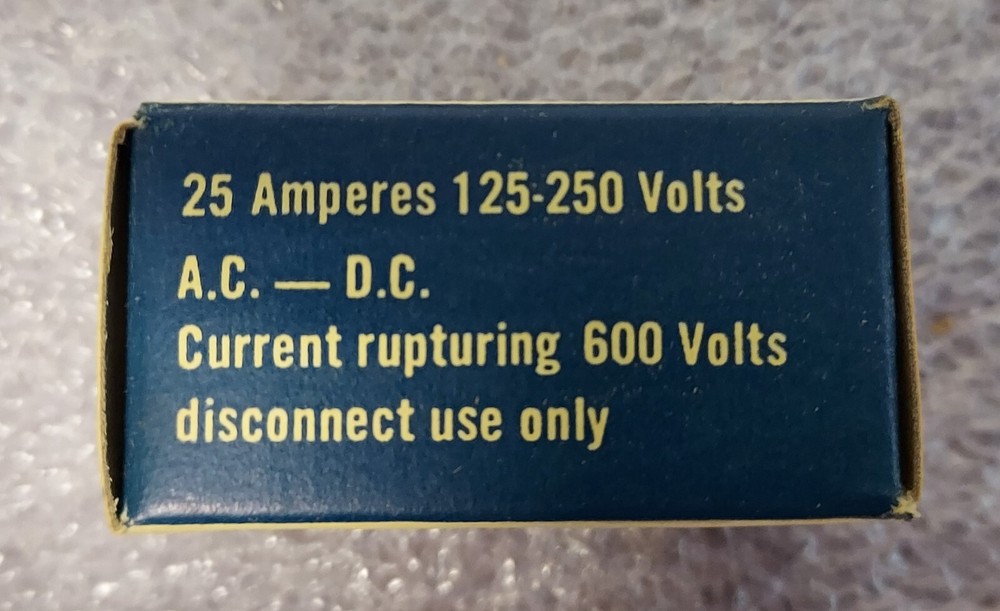 '1 PIECE' - PN# RS25GBL - SUPERCON - SOCKET RECEPTACLES