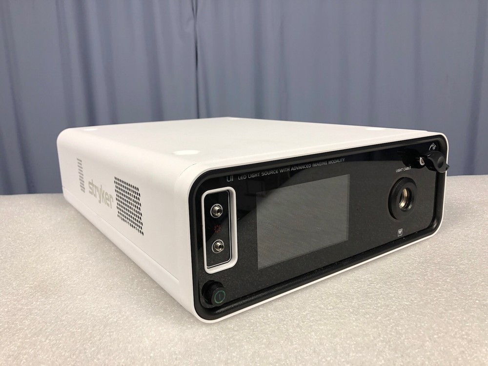 Stryker L11 AIM LED Auto Light Technology Light Source - 2019