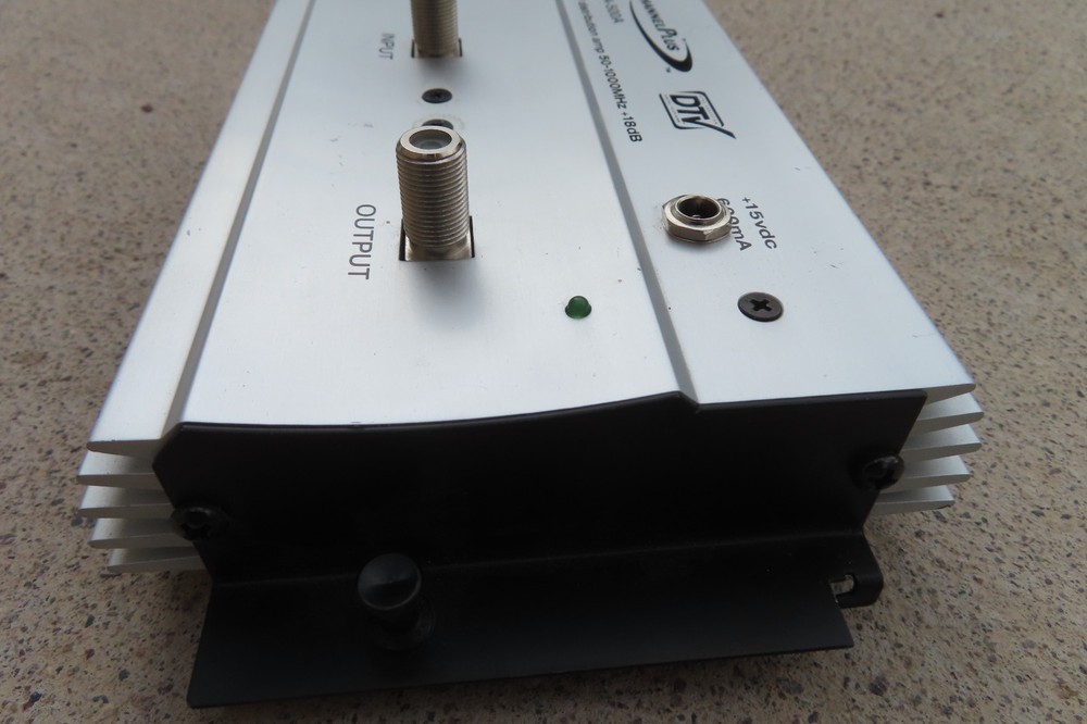 CHANNEL PLUS DA-500A RF AMPLIFIER (FULL RF SPECTRUM; 1 OUTPUT)