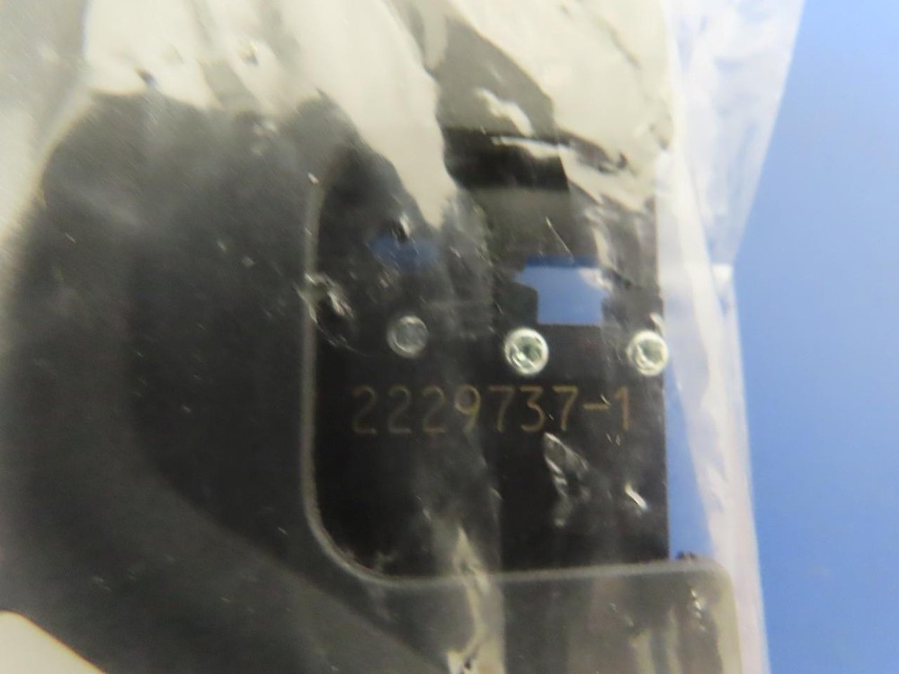 TE 2229737-1 MINI I/O PIERCING TYPE HAND TOOL