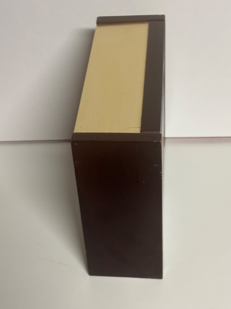 Linden Quartz World Time Clock