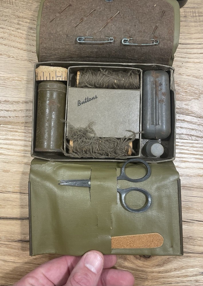 WW1 ERA US Army Sewing Kit Buttons Thread Thimble & Ribbons