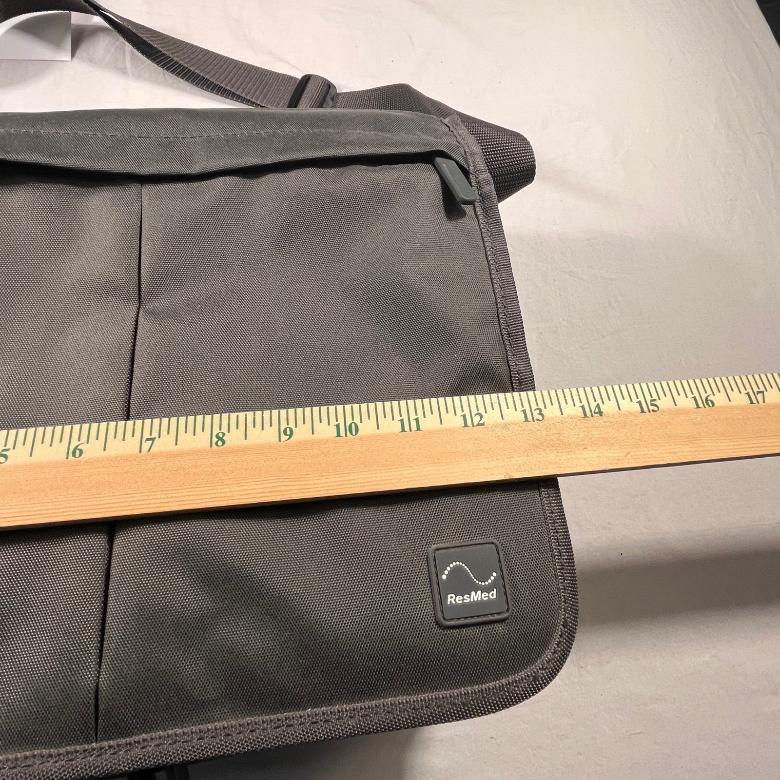 ResMed CPAP Travel Carrying Case Unisex OS Gray Pre-Owned Padded Shoulder Bag