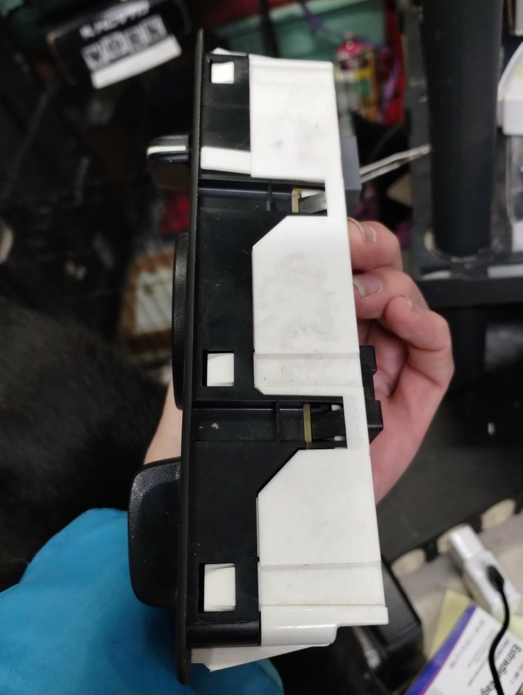 PETERBILT 579 TEMPERATURE CONTROL Q21-1122