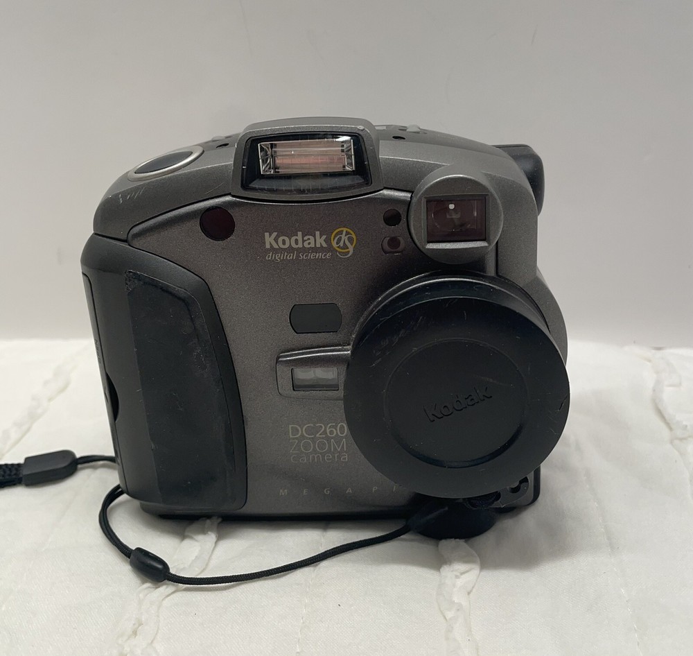 Kodak Digital Science DC260 Zoom Digital Camera TESTED WORKING