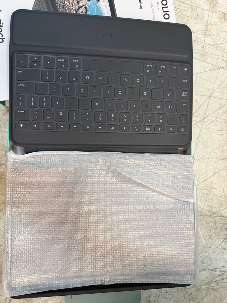 Logitech Rugged Folio Keyboard Case for Apple iPad 7, 8, 9th Gen - Graphite