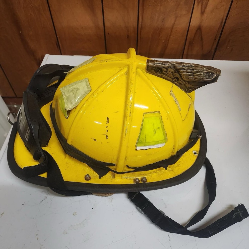 MSA Cairns Classic 1000 Firefighter Helmelt