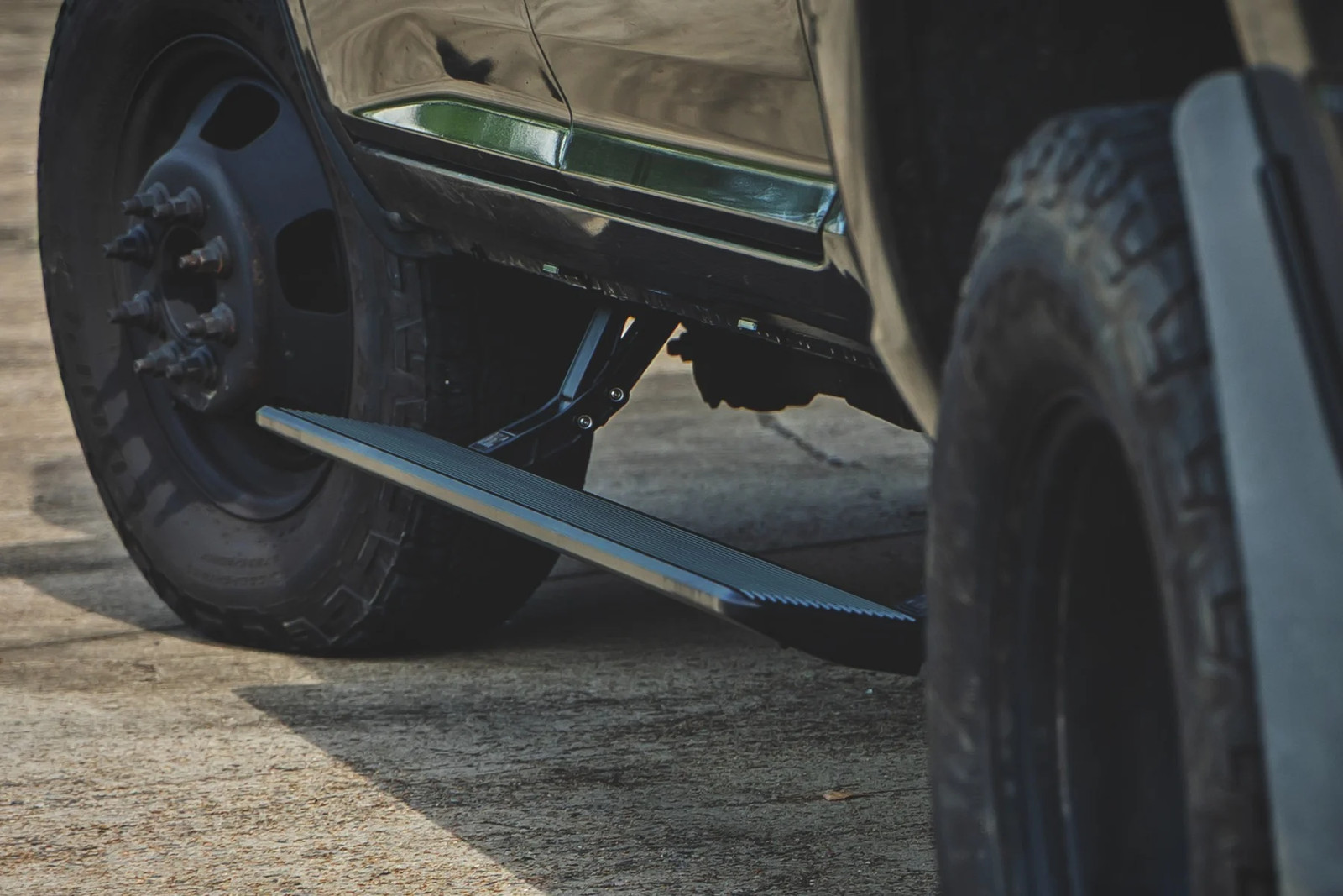 Rough Country LED Power Running Boards for 2011-2026 Ram 2500/3500 - ESR9010