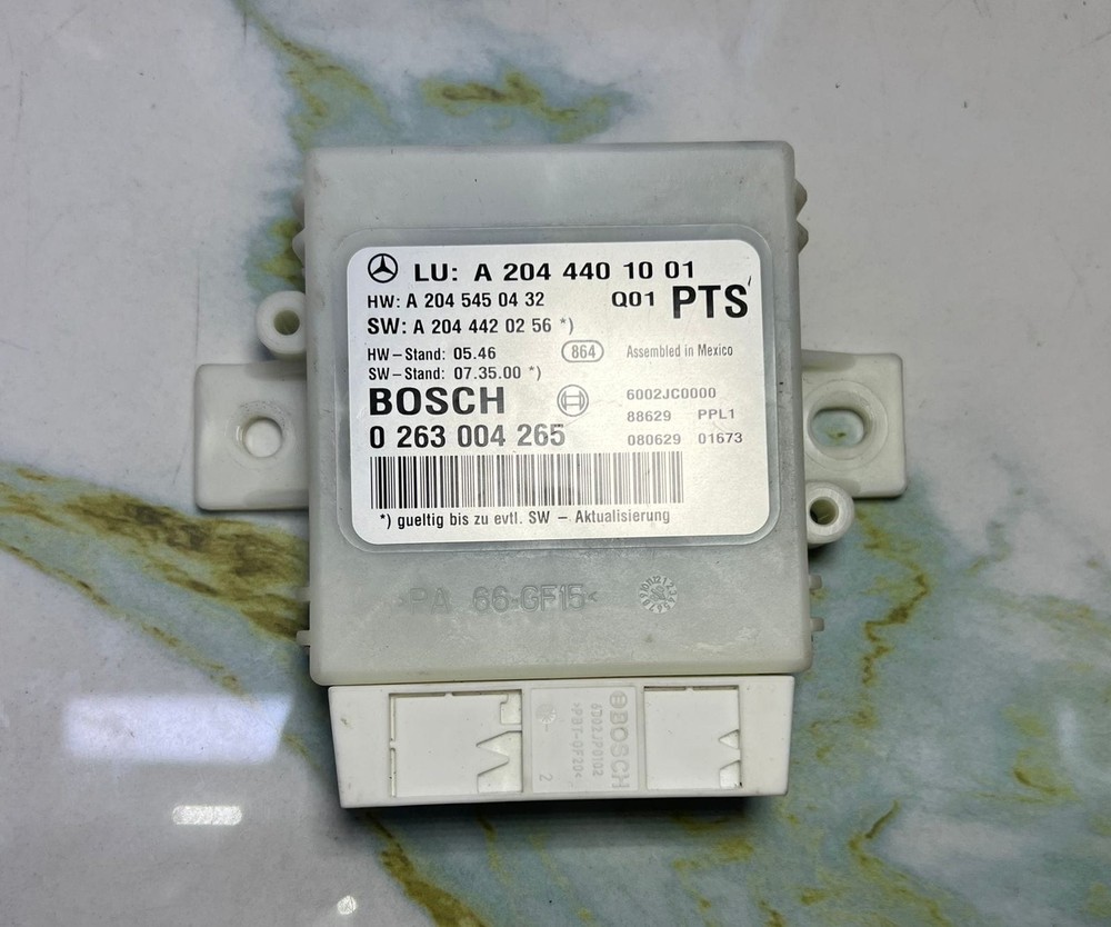 Mercedes Parking Sensor Control Module A2044401001 C-Class W204