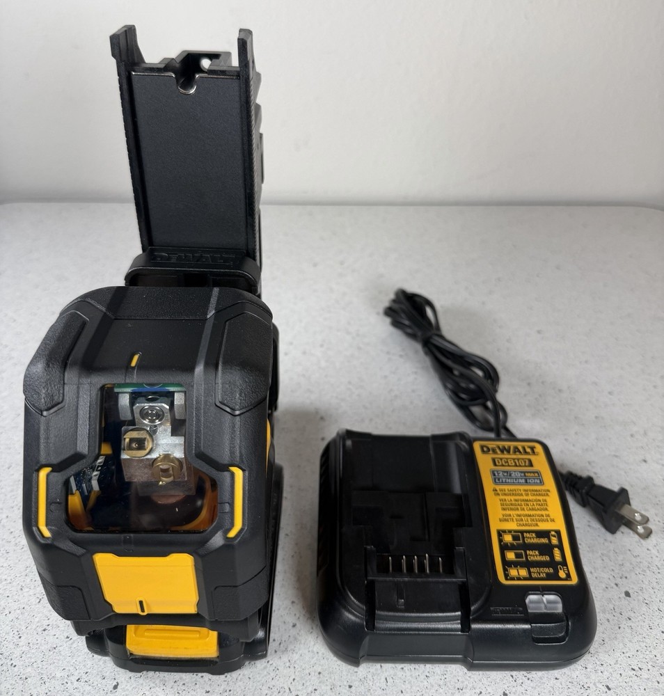 DEWALT DCLE34021 Self-leveling Line Laser Level. Clean!!!