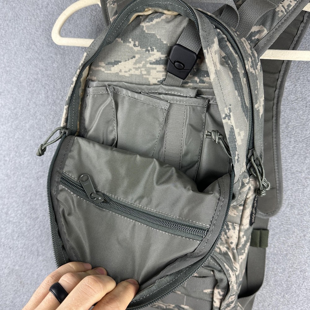 SOURCE Commander Tactical Hydration Pack ACU Gray Camo Nylon One Size MOLLE