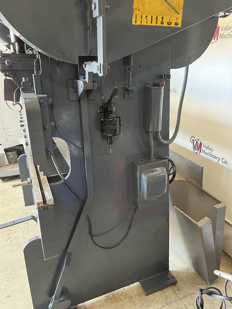 30 TON CHICAGO PRESS BRAKE