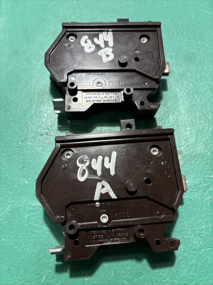 Lot Of 2 20 Amp Single Pole Breakers Continuity Tested