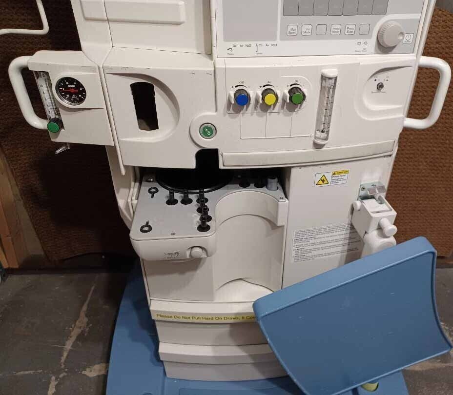 DRAGER APOLLO ANESTHESIA MACHINE WITH (4.30.05 SOFTWARE VERSION MAN.SPONT VOL...