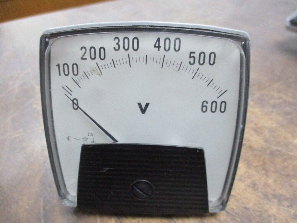 Yew AC Voltmeter 250344SJSJ7 Range: 0-600V Used