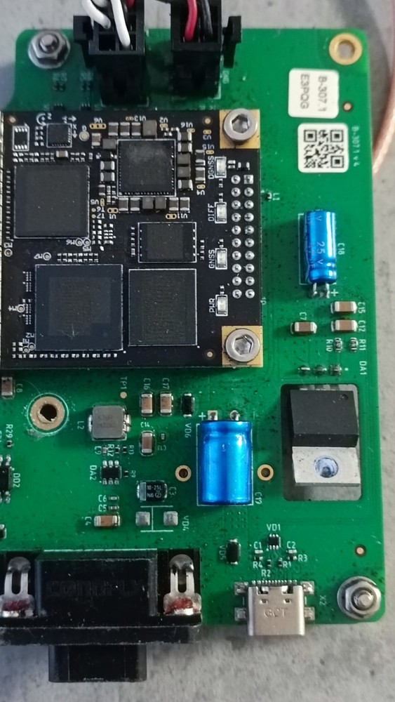 High-tech GNSS receiver module of the controller/navigation unit.