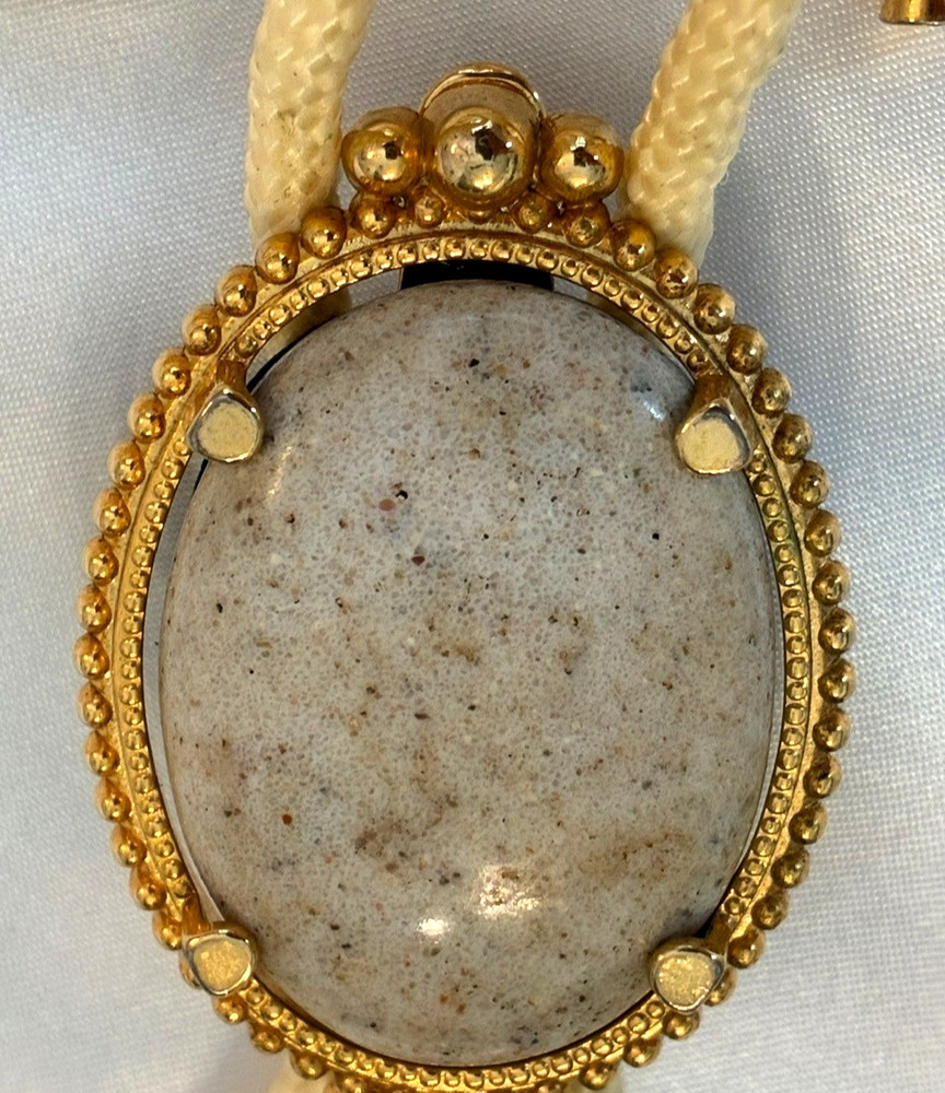 Men's Bolo Tie. Cinnabrete Cabochon . EUC B-22