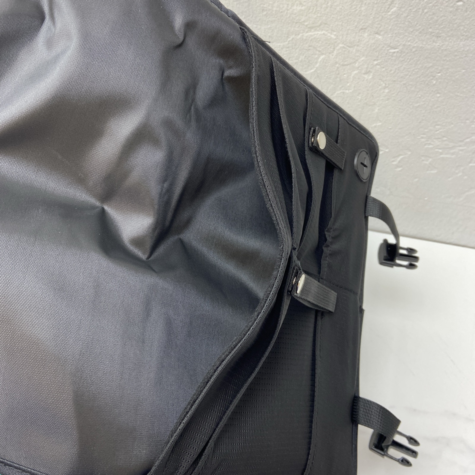 Airplane Seatback Pocket Organizer – Clean & Convenient Storage Space