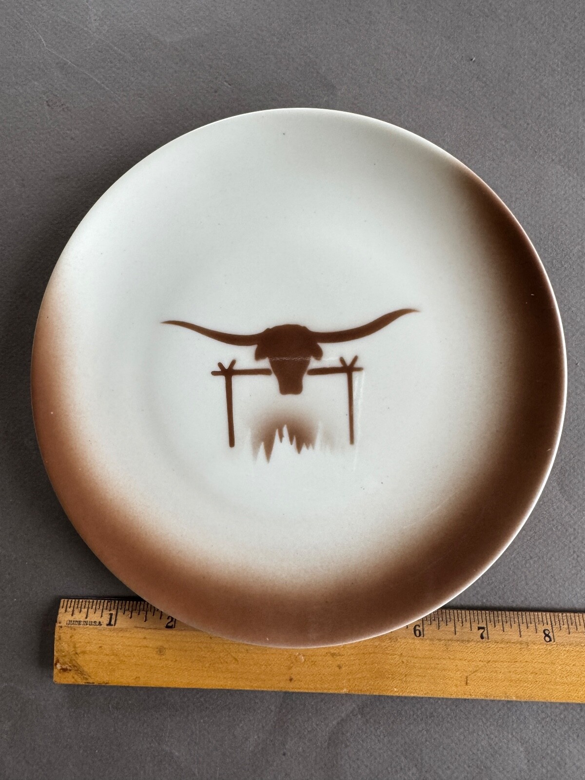 VINTAGE  LONGHORN  STEER PLATES 8.5" WESTERN 1940S EMBASSY CHINA