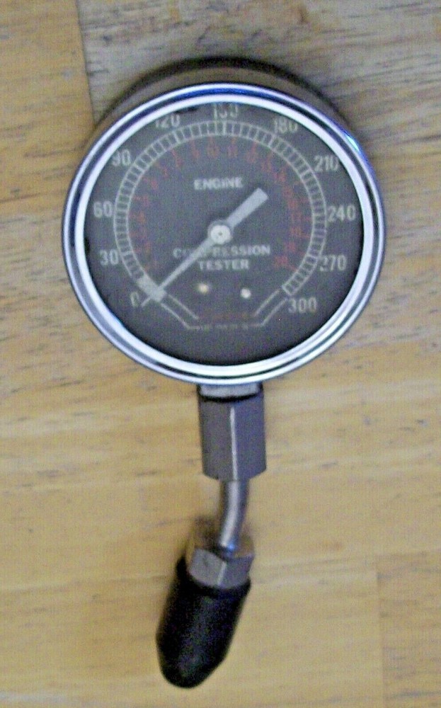 VINTAGE ENGINE COMPRESSION TESTER GAUGE (300 PSI)