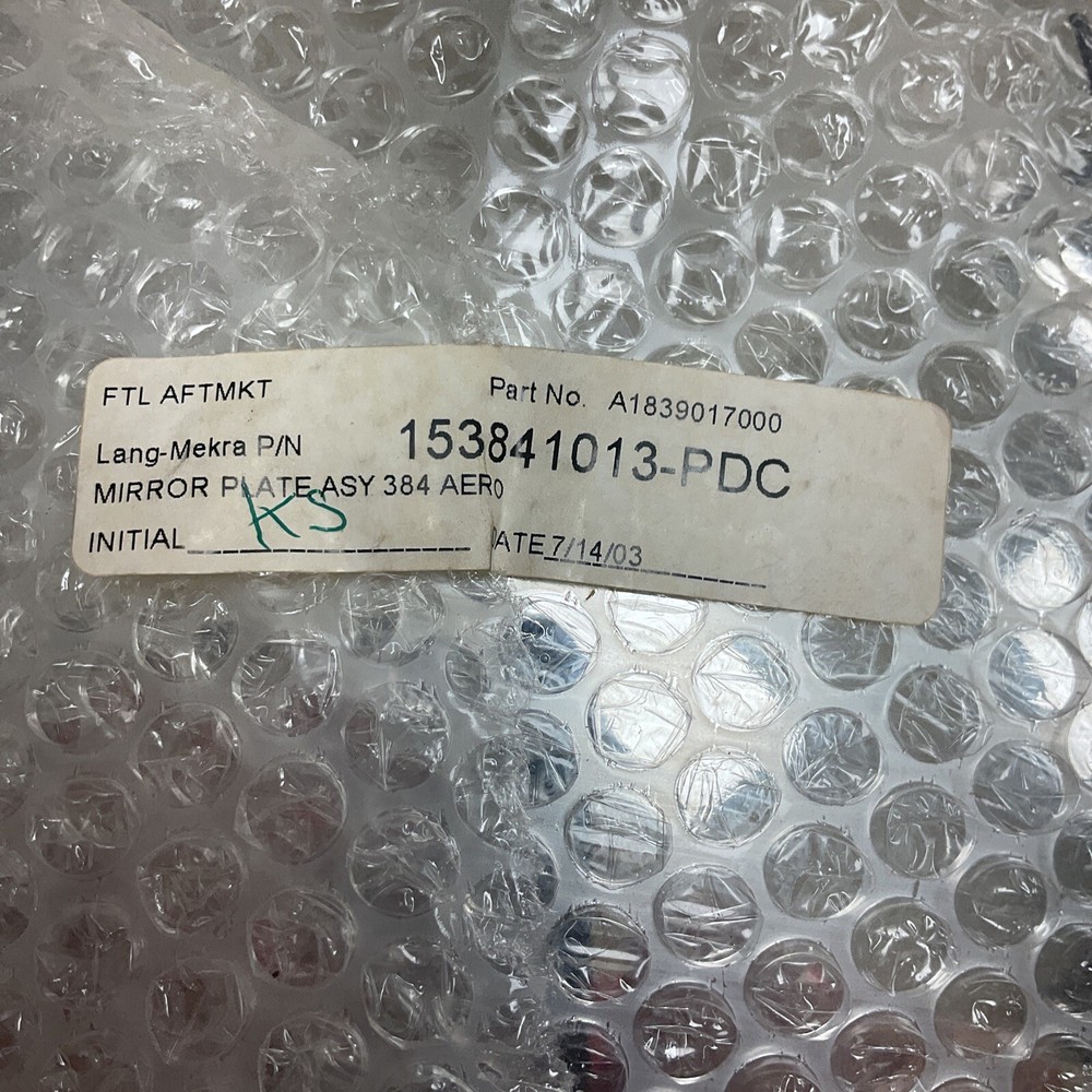 A183907000 Freightliner Mirror Plate