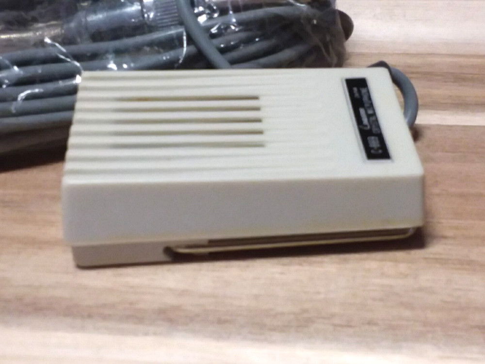 Vintage Conqueror Crystal Microphone (Harmonica?) ~ Model C-889 ~ NEW