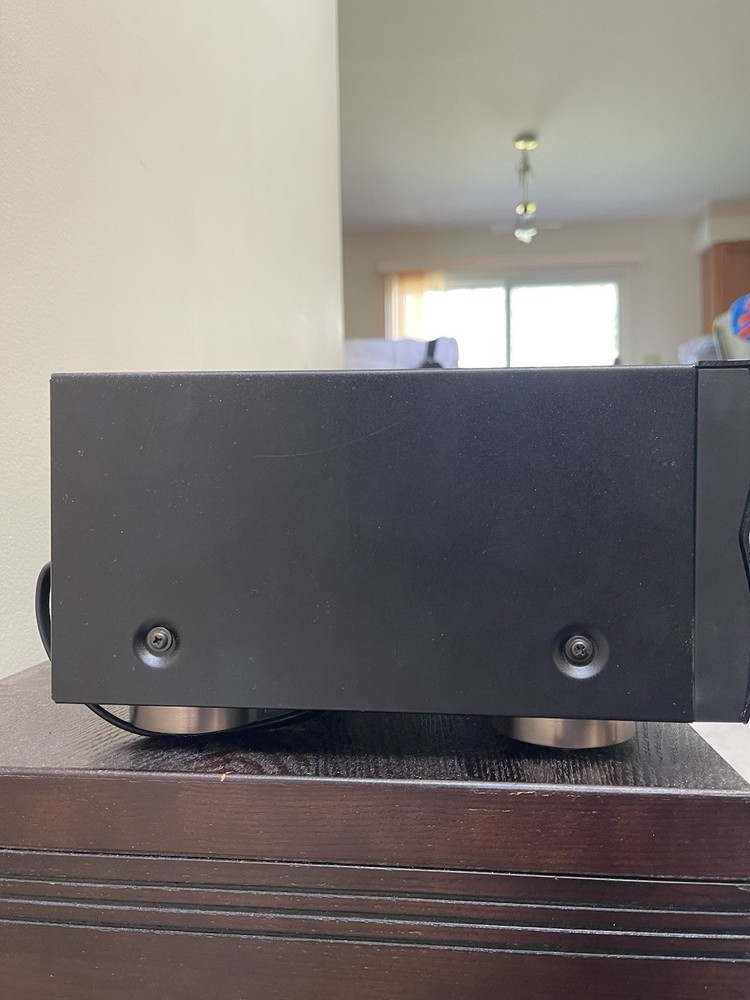 Yamaha RX-496 Stereo Receiver UNTESTED Powers ON No Remote