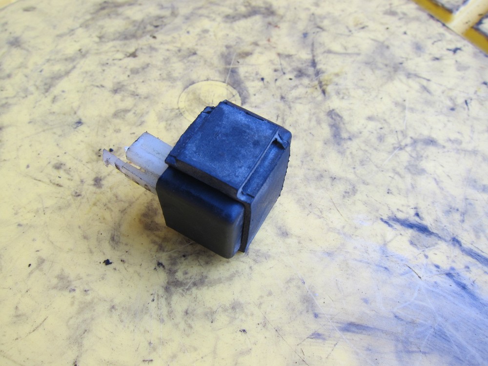 1995 Suzuki GS500 E OEM RELAY