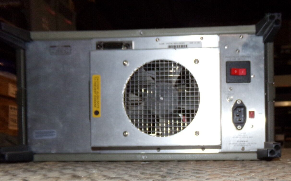 HP HEWLETT PACKARD DIGITIZING OSCILLISCOPE MAINFRAME VINTAGE? ()