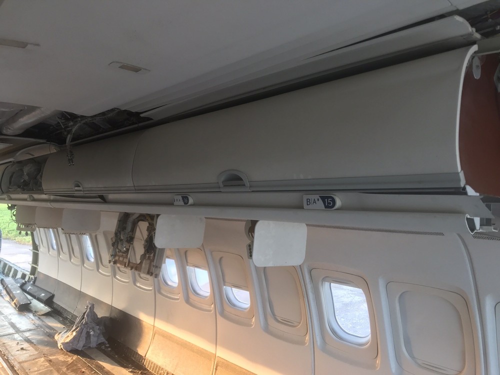 Aircraft interior wall panels