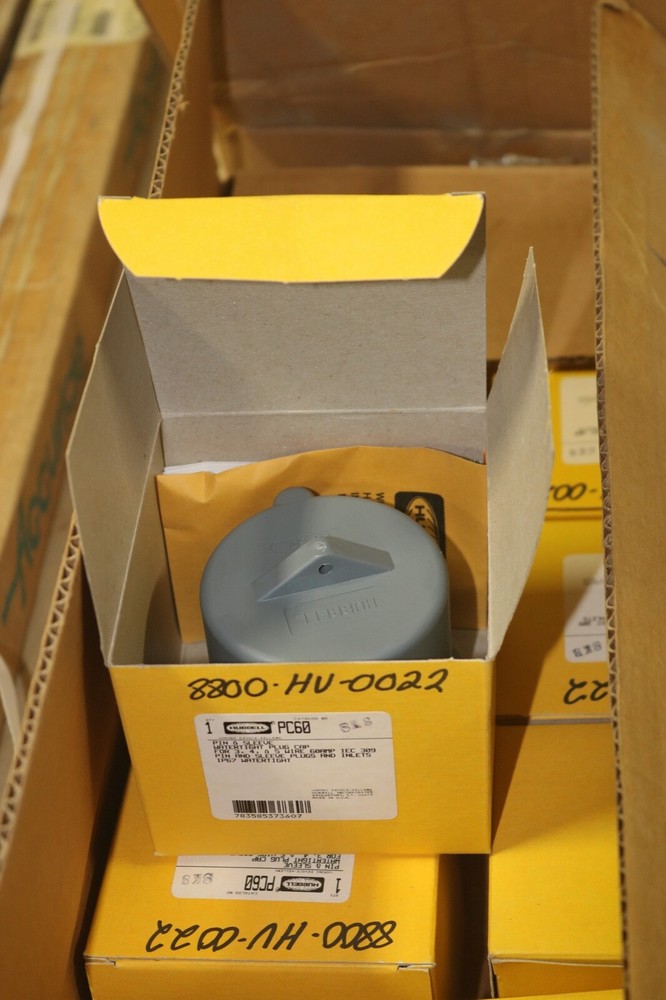 NEW  Hubbell PC60 Marine Closure Cap