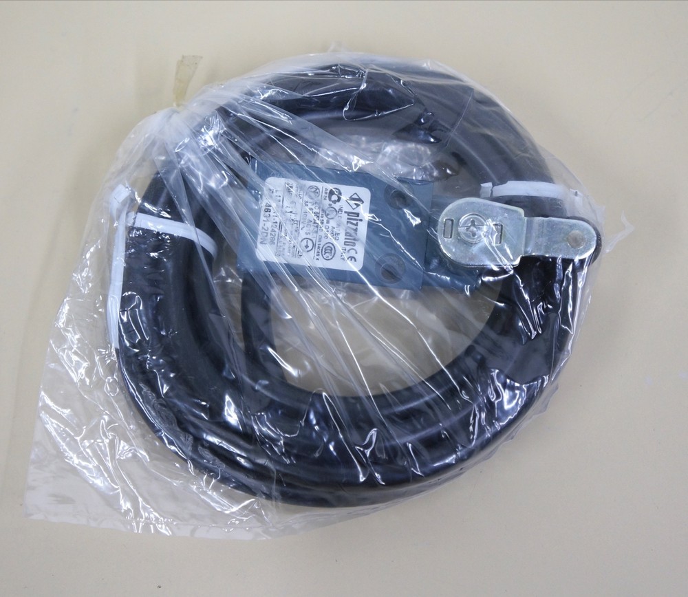 BIESSE MICROSWITCH LEVER LIMIT SWITCH WITH ROLLER 2104A0078